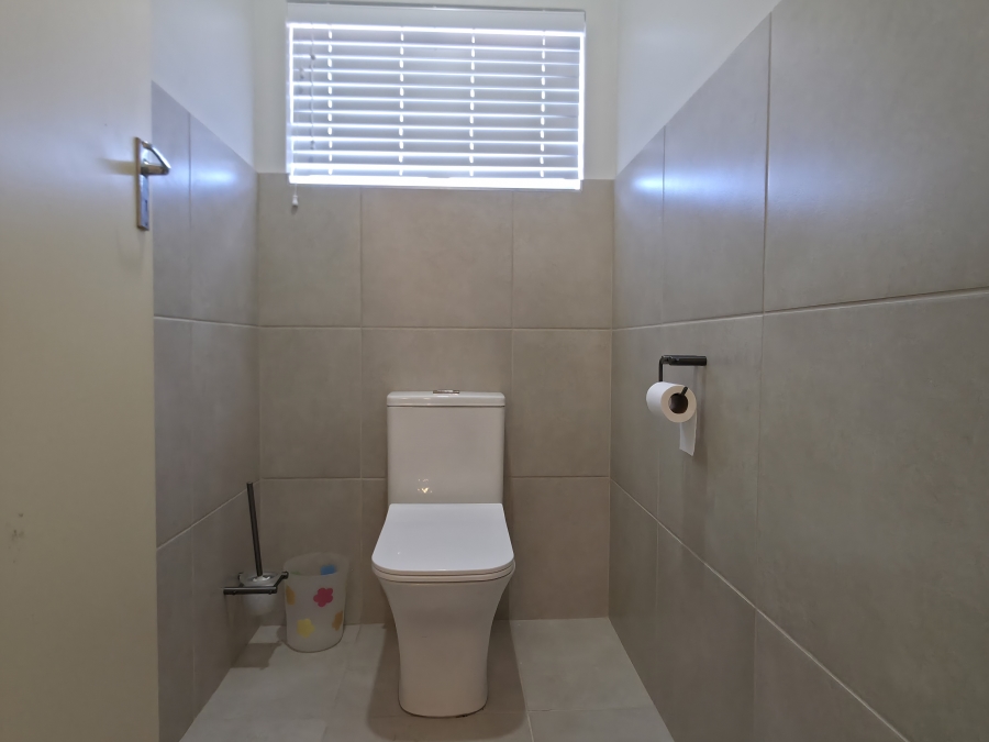 4 Bedroom Property for Sale in Paradise Beach Eastern Cape